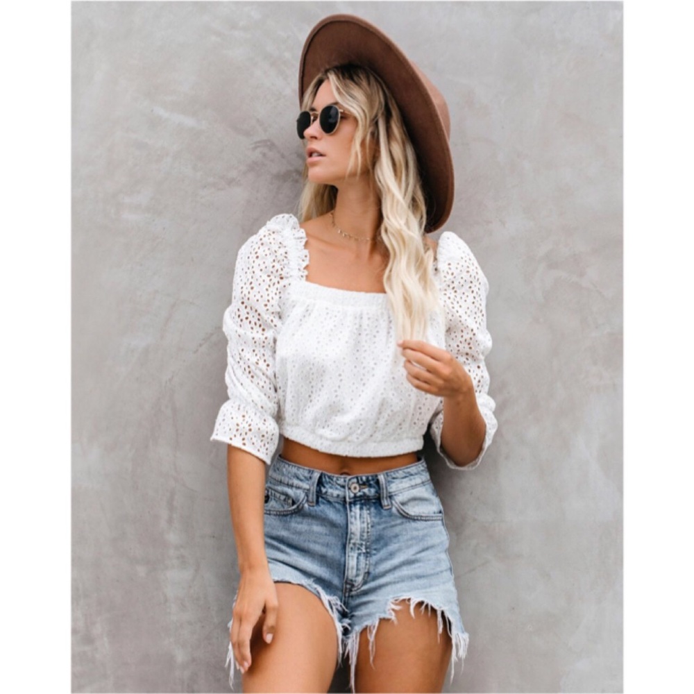 VICI - (NEW) AMBER COTTON EYELET RUFFLE CROP TOP